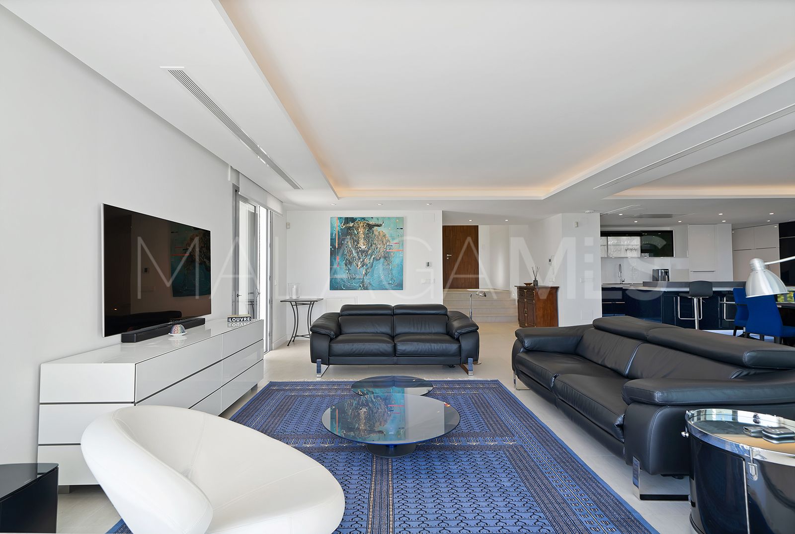 Villa for sale in Las Lomas de Nueva Andalucia
