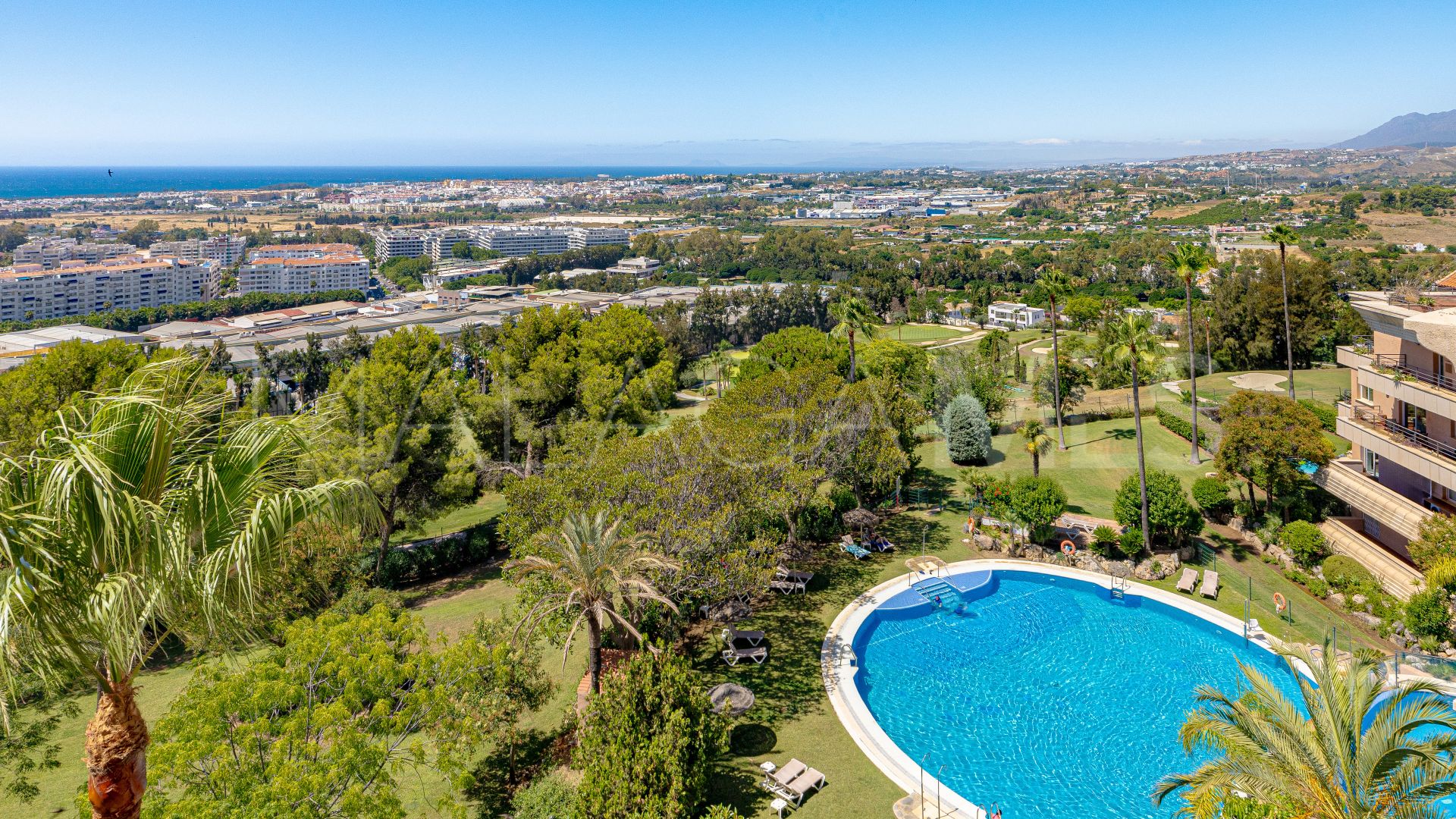 Apartamento for sale with 2 bedrooms in Magna Marbella