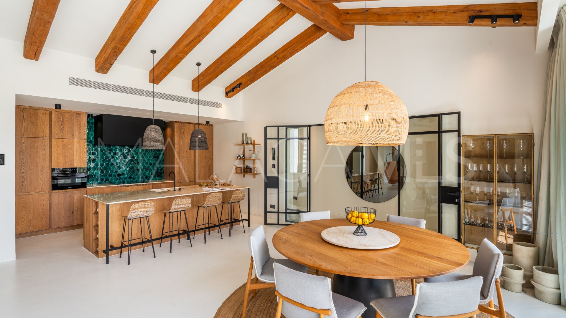 Villa for sale in Nueva Andalucia