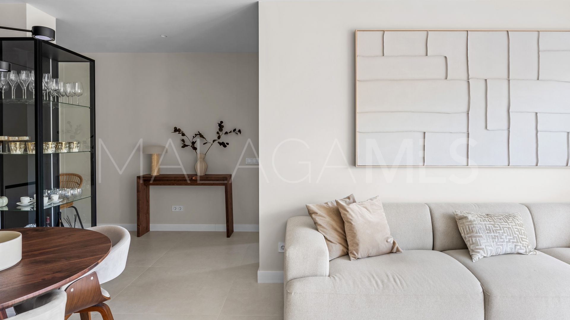 For sale Los Almendros apartment with 3 bedrooms