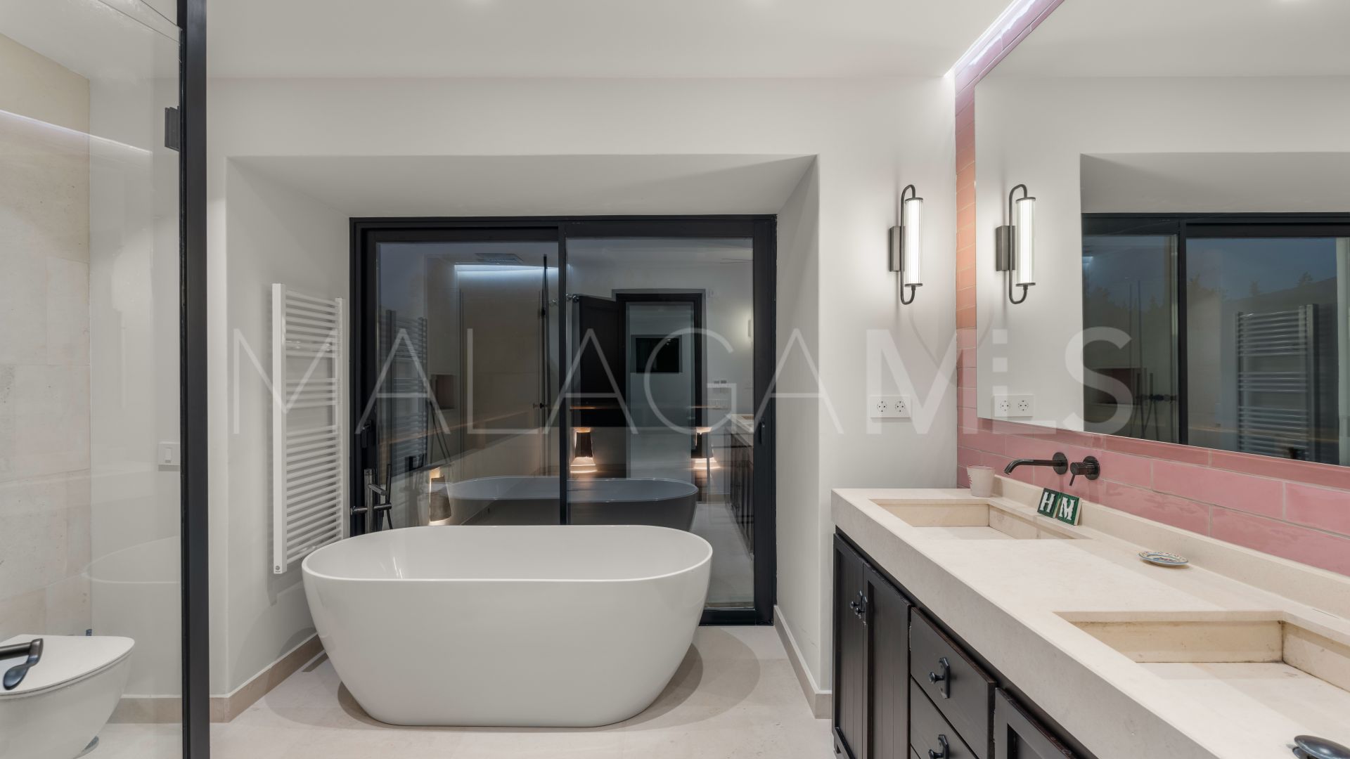 Villa for sale in Guadalmina Baja