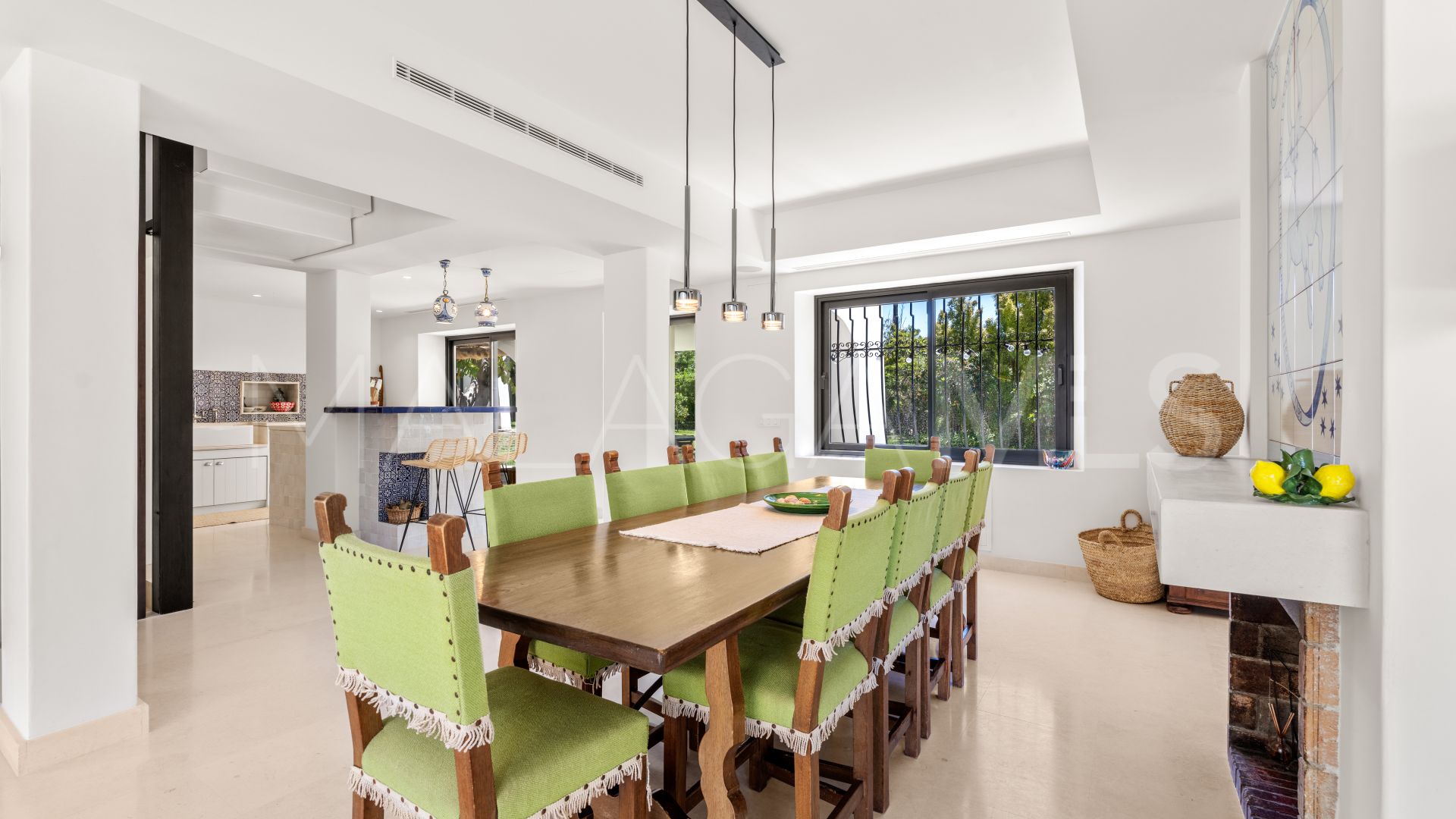 Villa for sale in Guadalmina Baja
