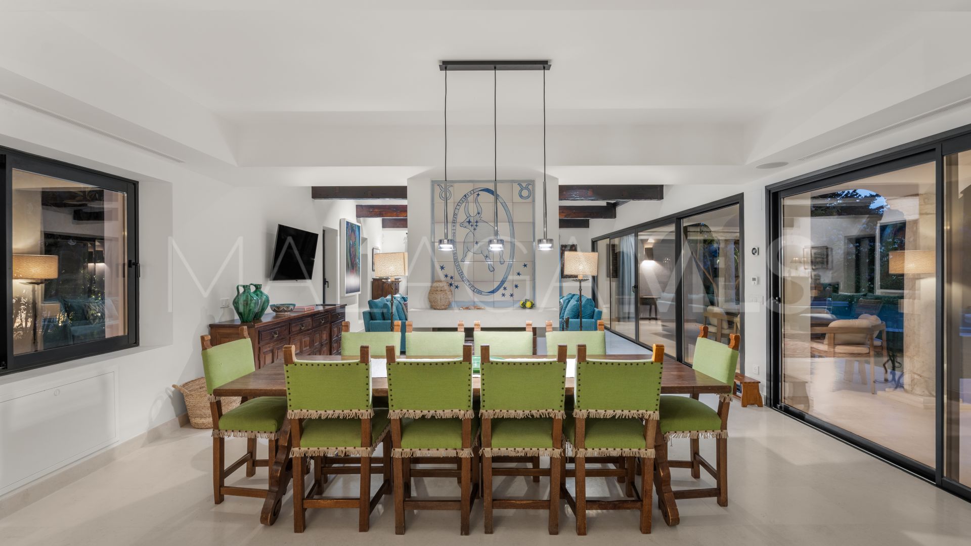 Villa for sale in Guadalmina Baja