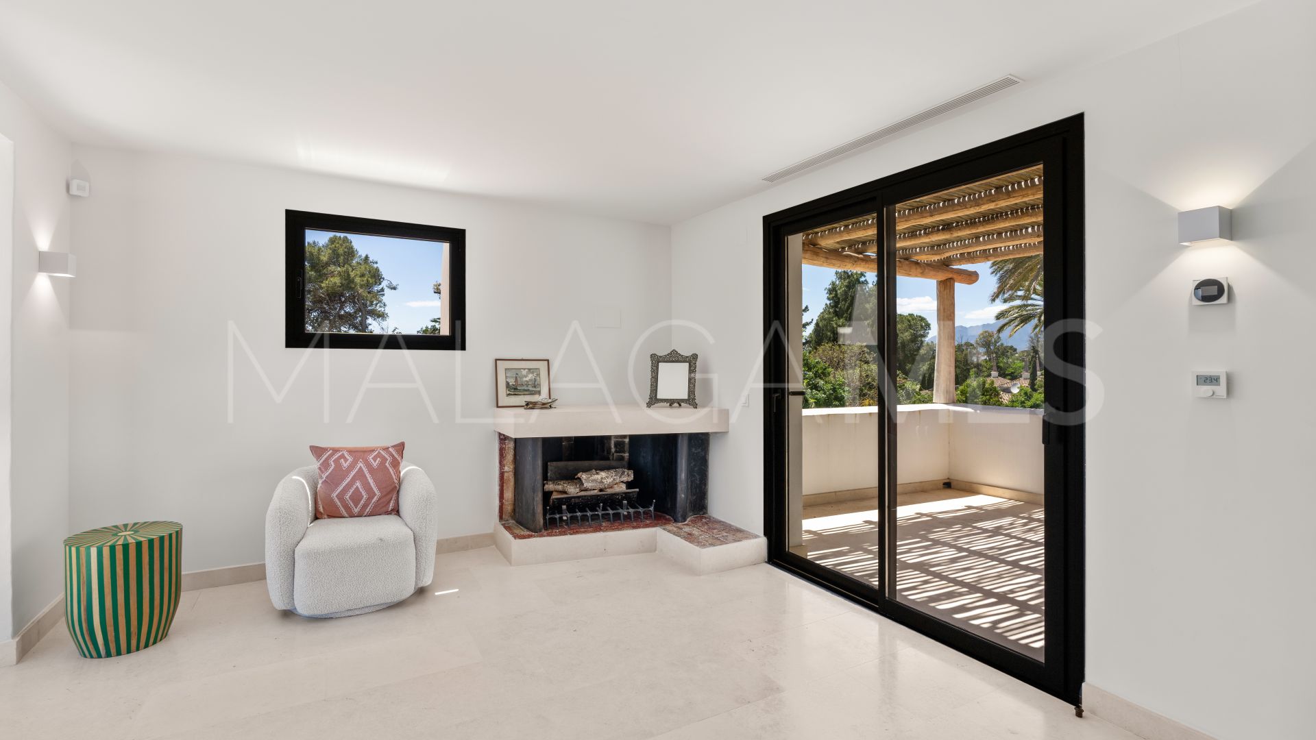 Villa for sale in Guadalmina Baja