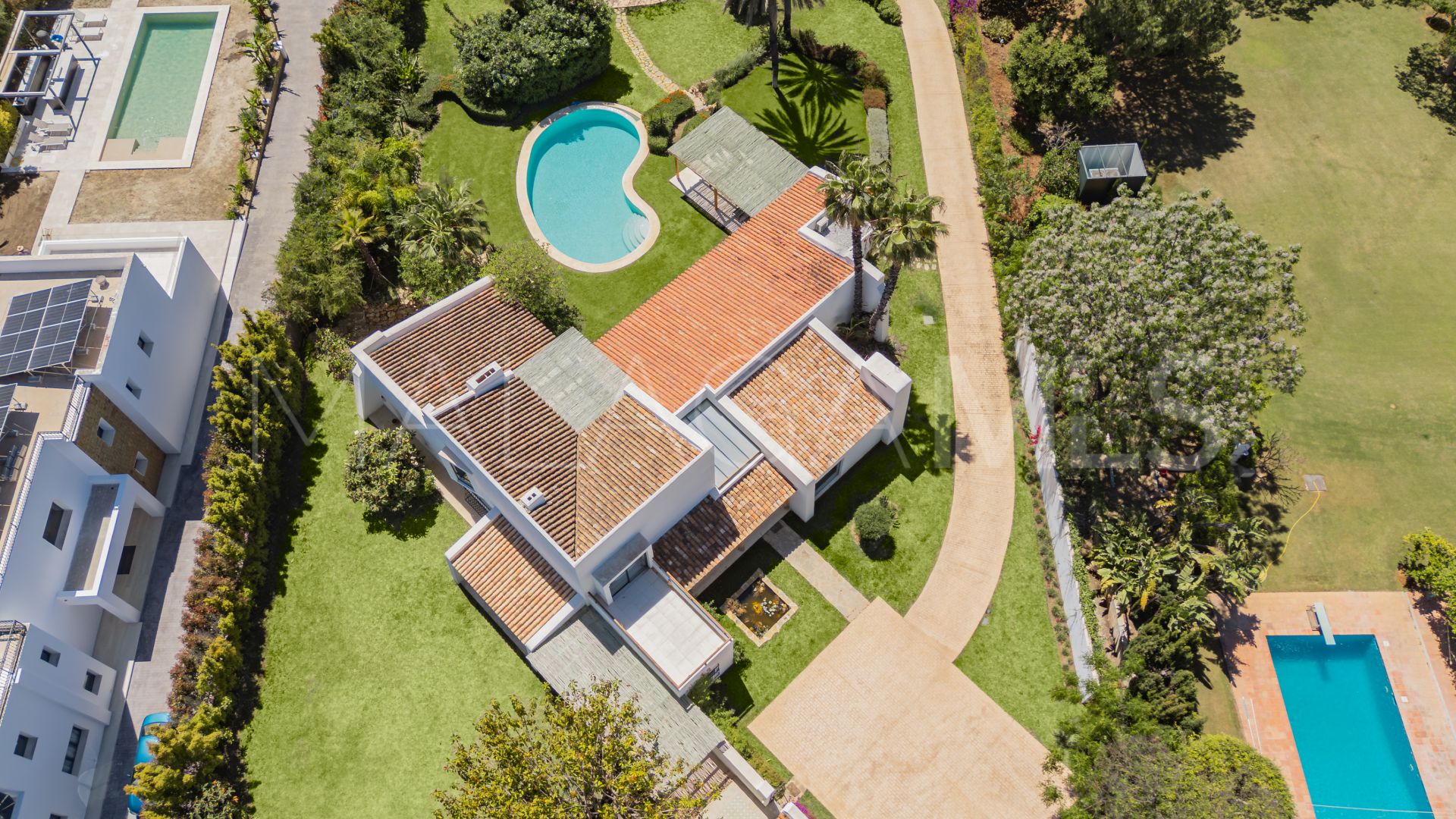Villa for sale in Guadalmina Baja