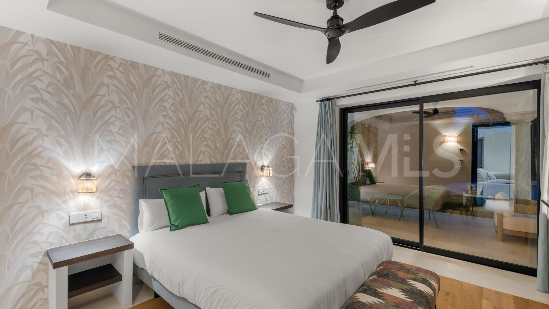 Villa for sale in Guadalmina Baja