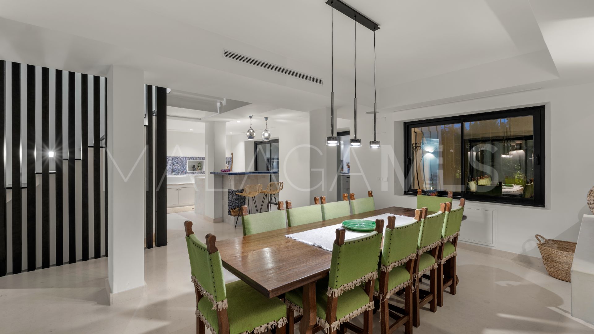 Villa for sale in Guadalmina Baja