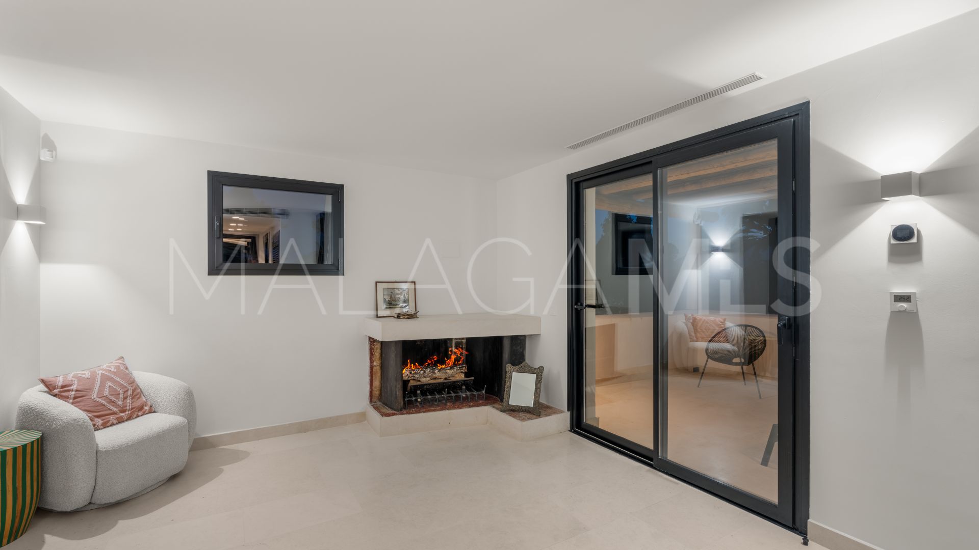 Villa for sale in Guadalmina Baja