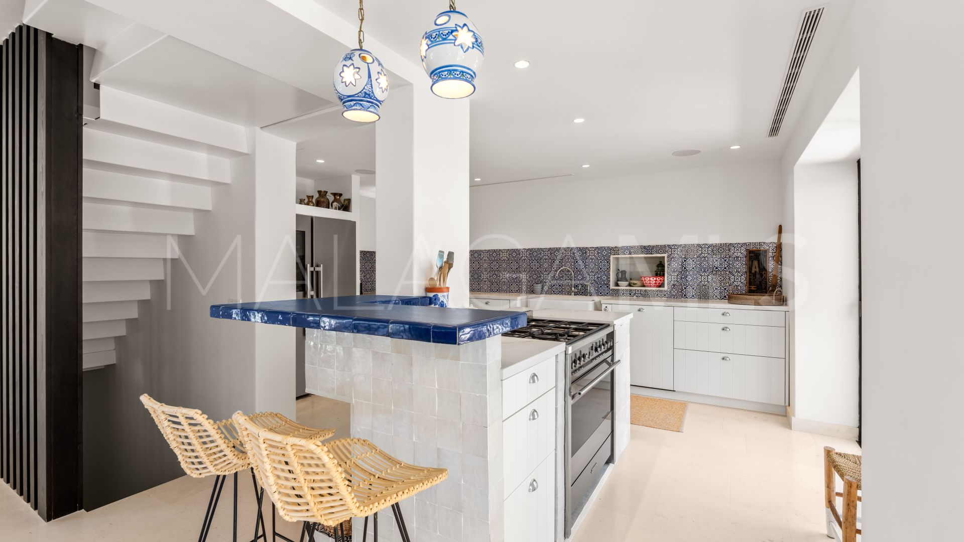 Villa for sale in Guadalmina Baja