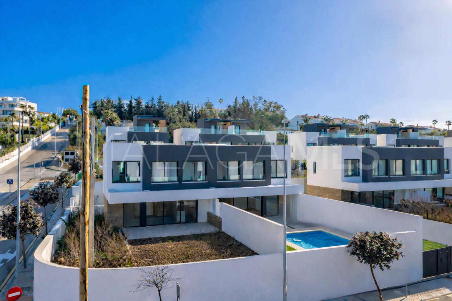 For sale 4 bedrooms semi detached villa in Atalaya
