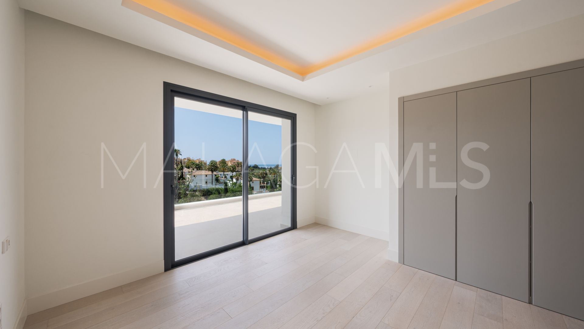 Villa for sale in La Resina Golf