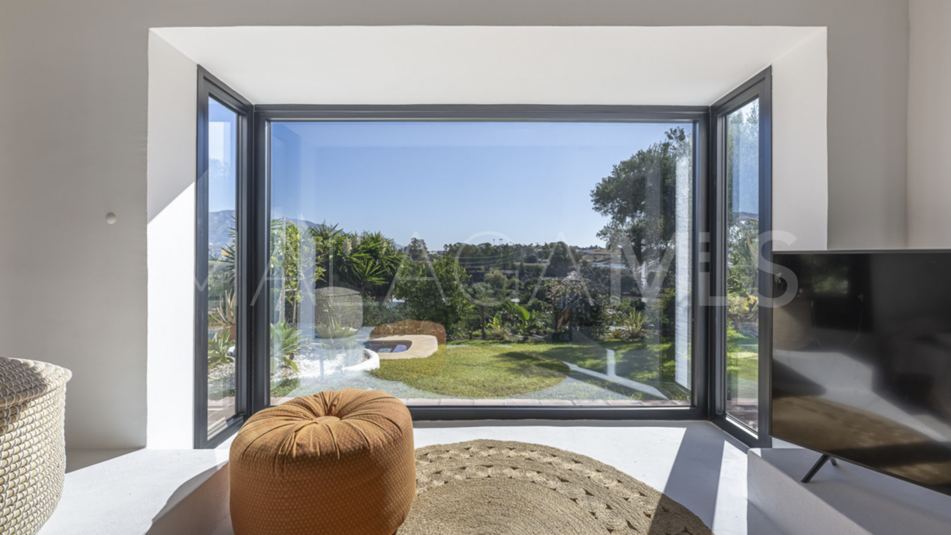 Villa for sale in Guadalmina Alta