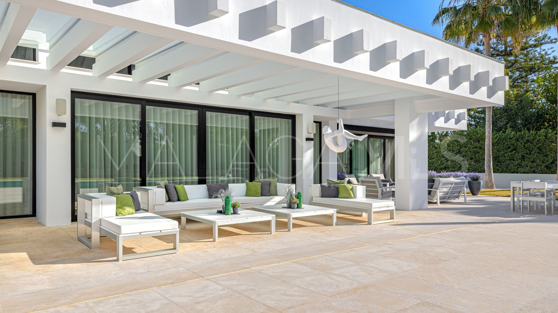 Villa for sale in Guadalmina Baja