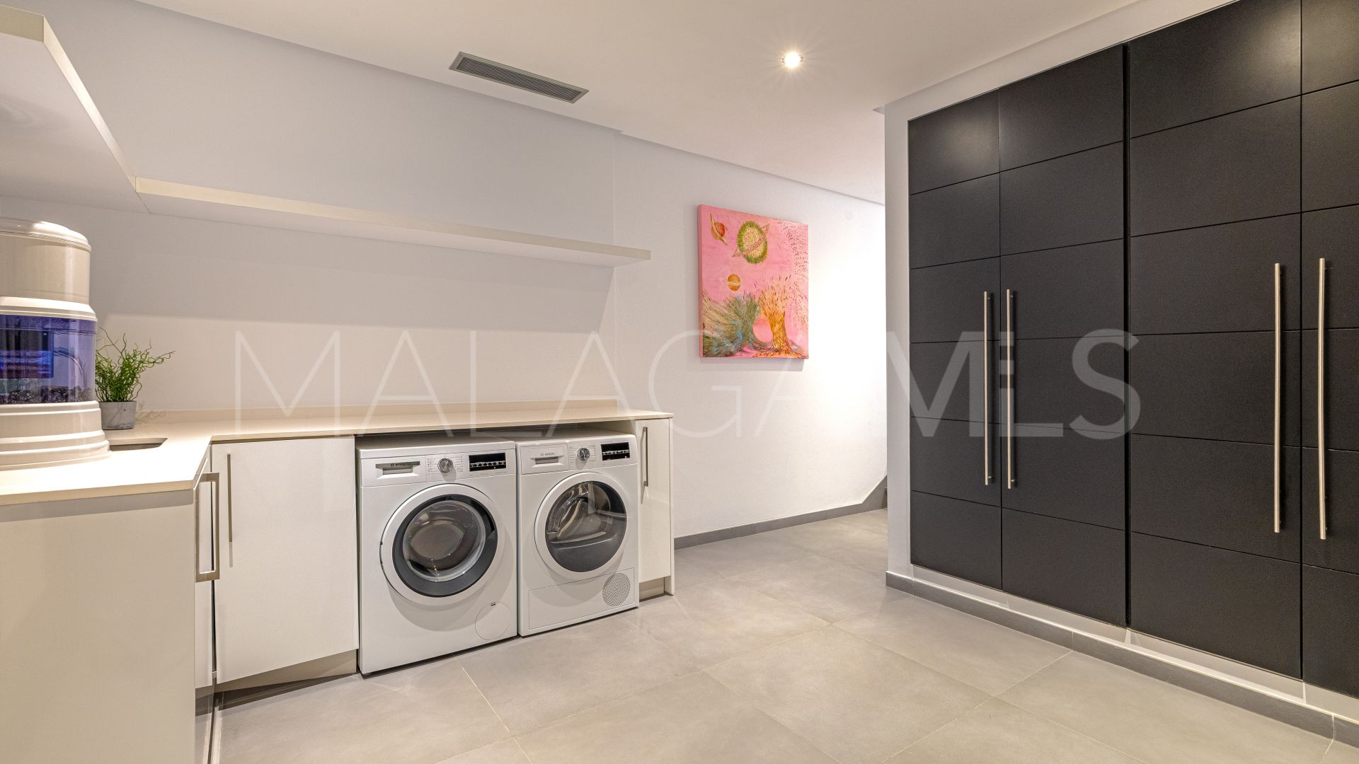 Villa for sale in Guadalmina Baja