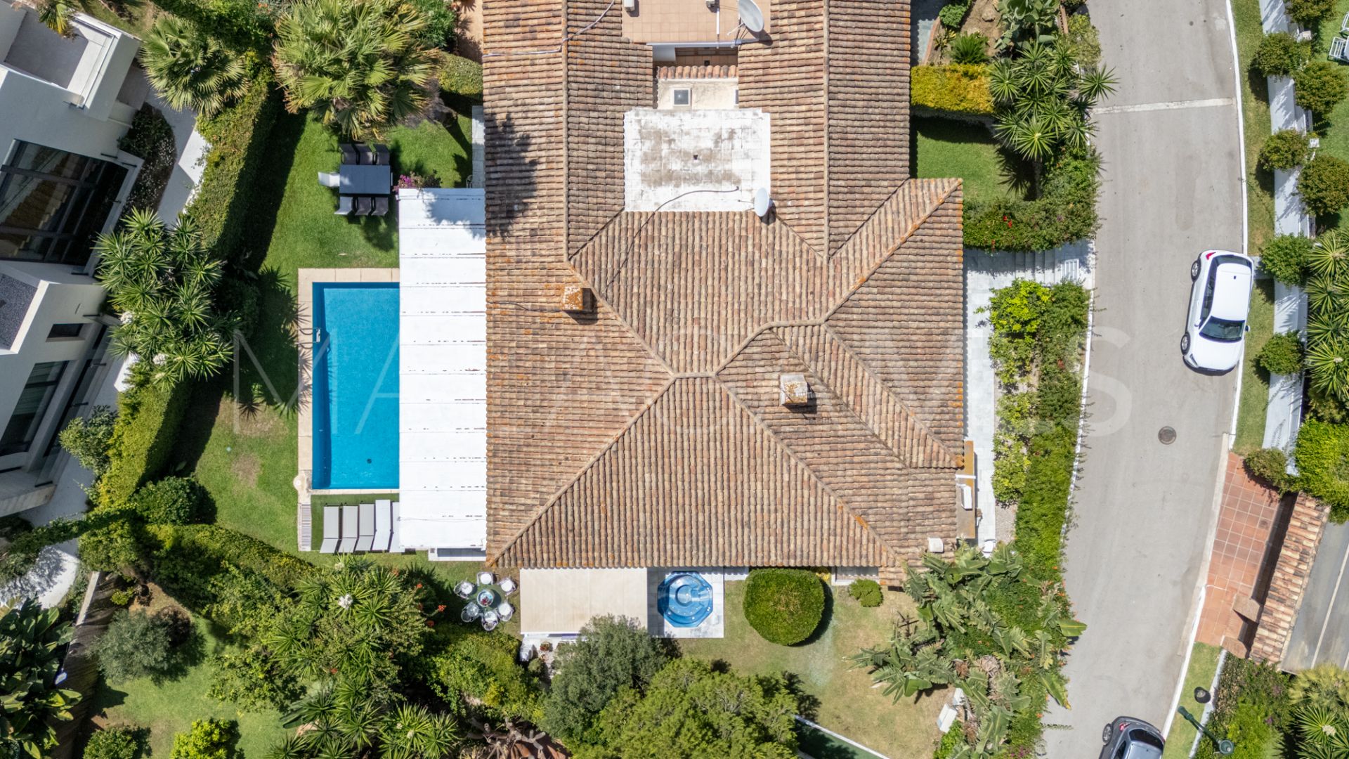 For sale Los Monteros semi detached villa with 7 bedrooms