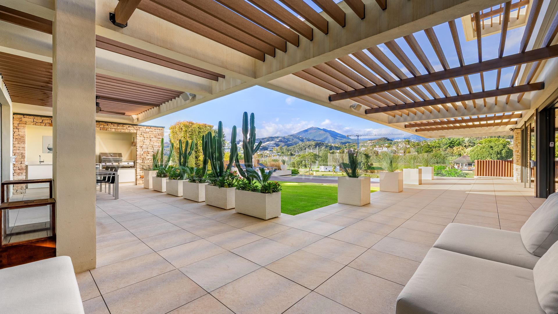 Villa for sale in Los Naranjos Golf