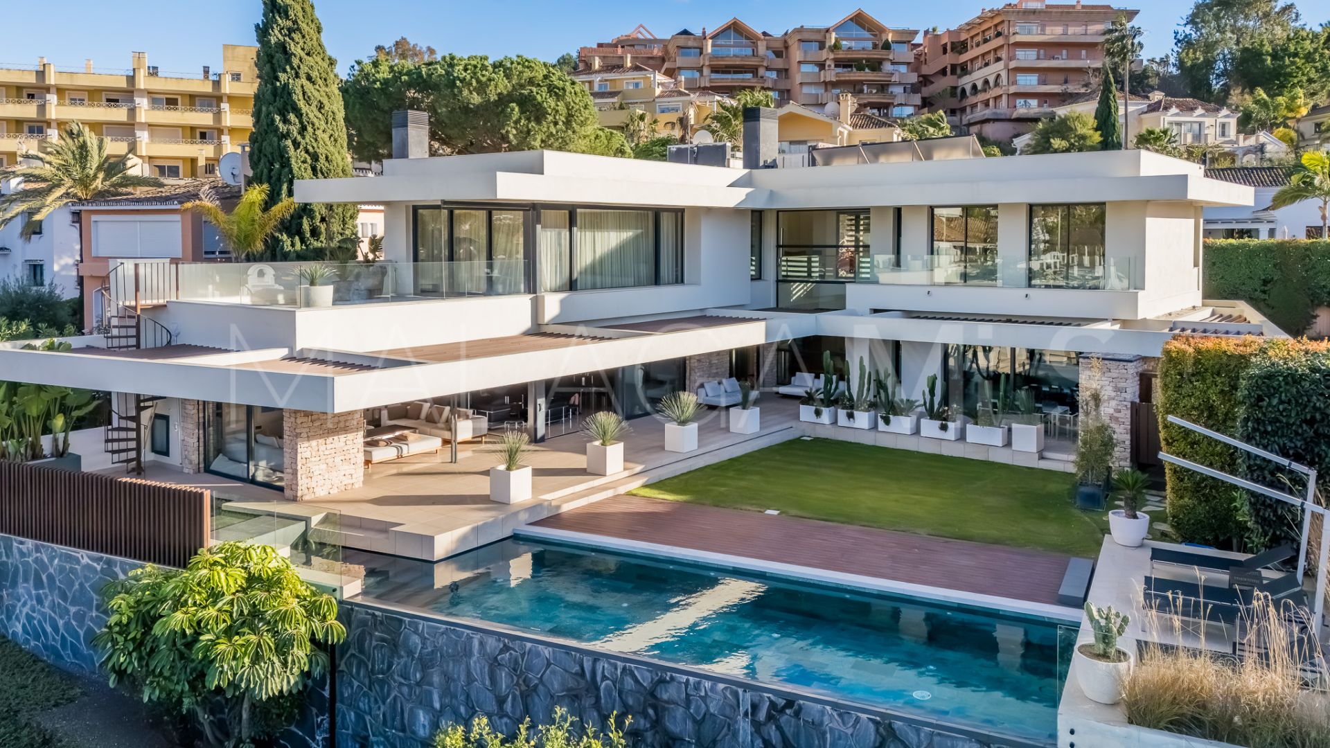Villa for sale in Los Naranjos Golf