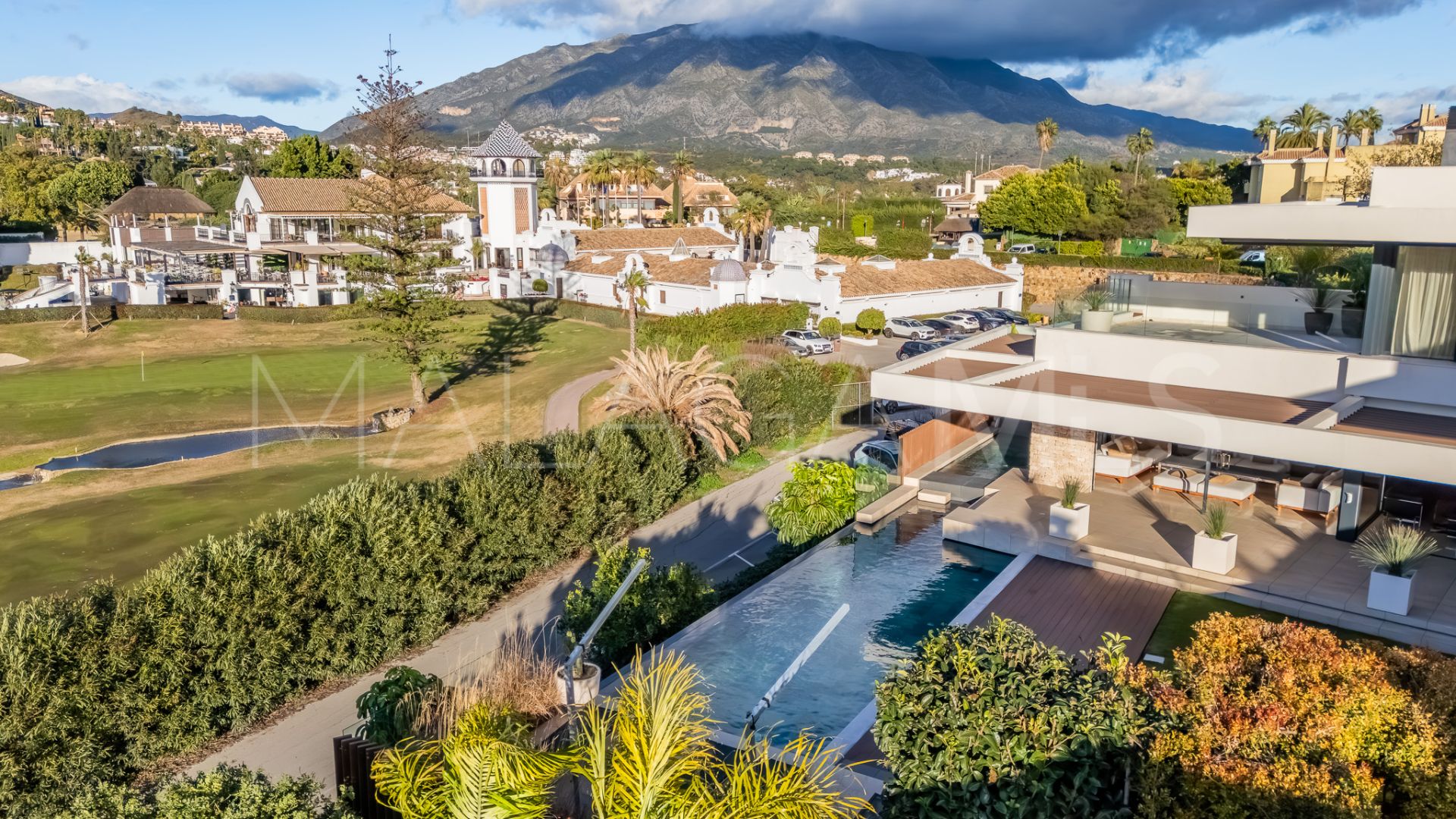 Villa for sale in Los Naranjos Golf