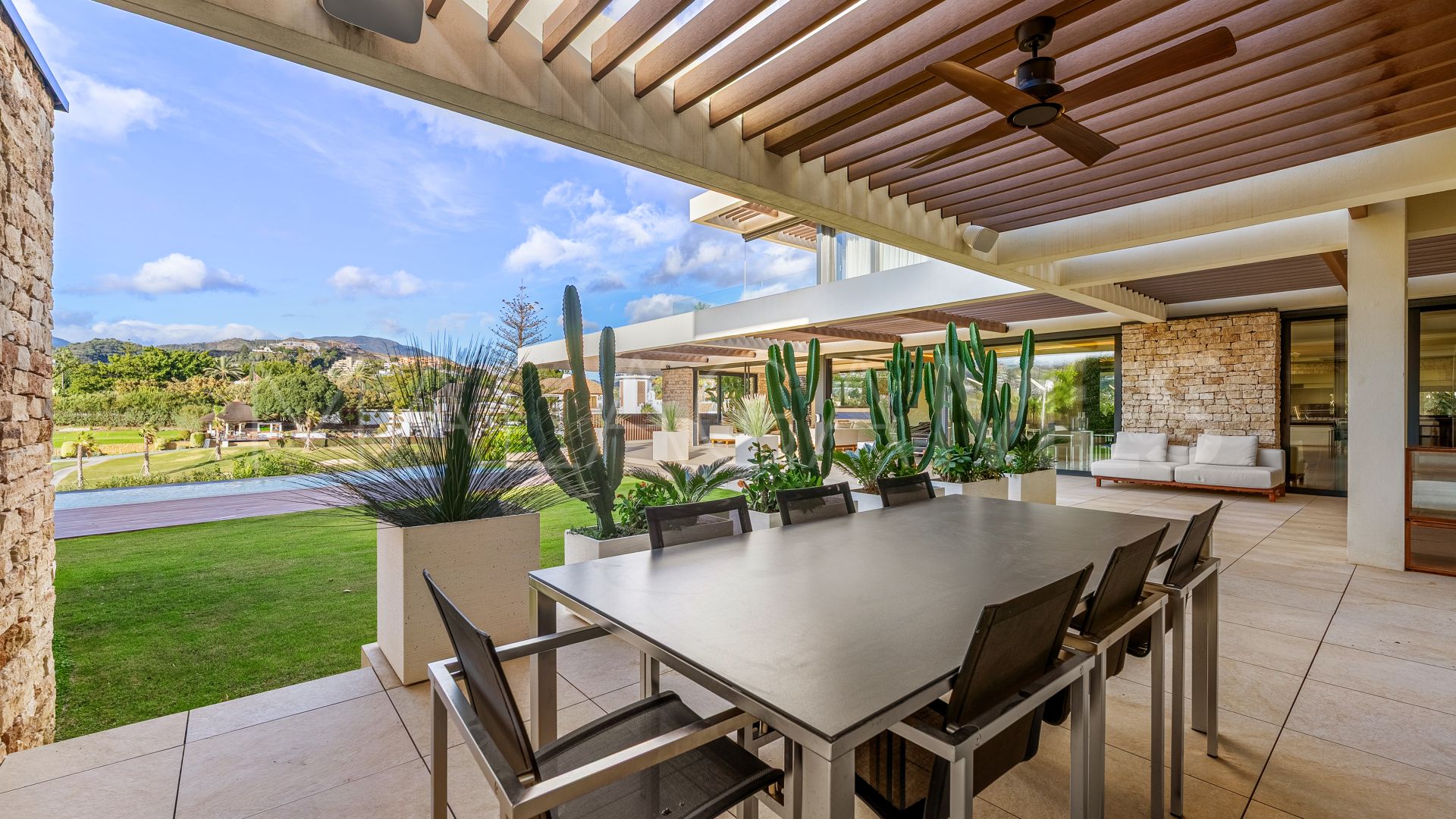 Villa for sale in Los Naranjos Golf