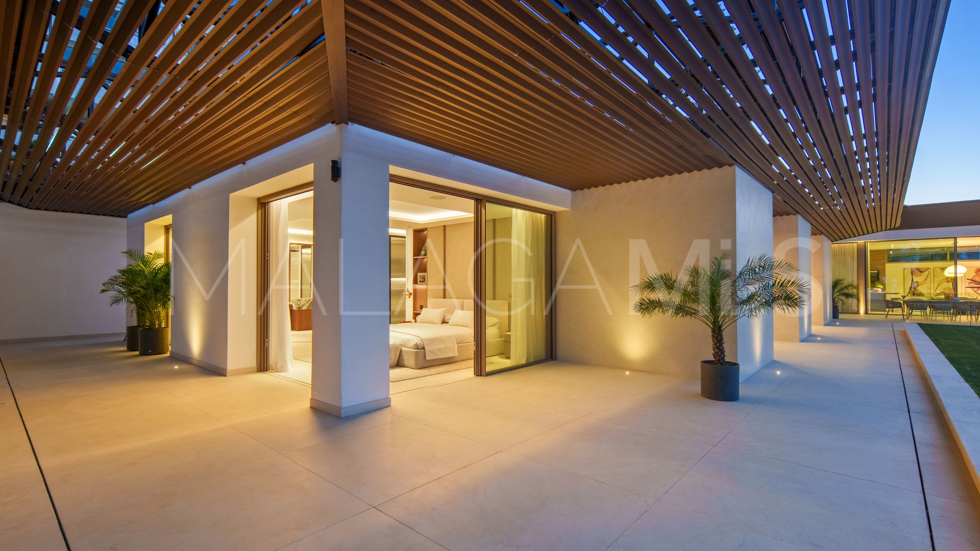 Buy Nueva Andalucia 5 bedrooms villa