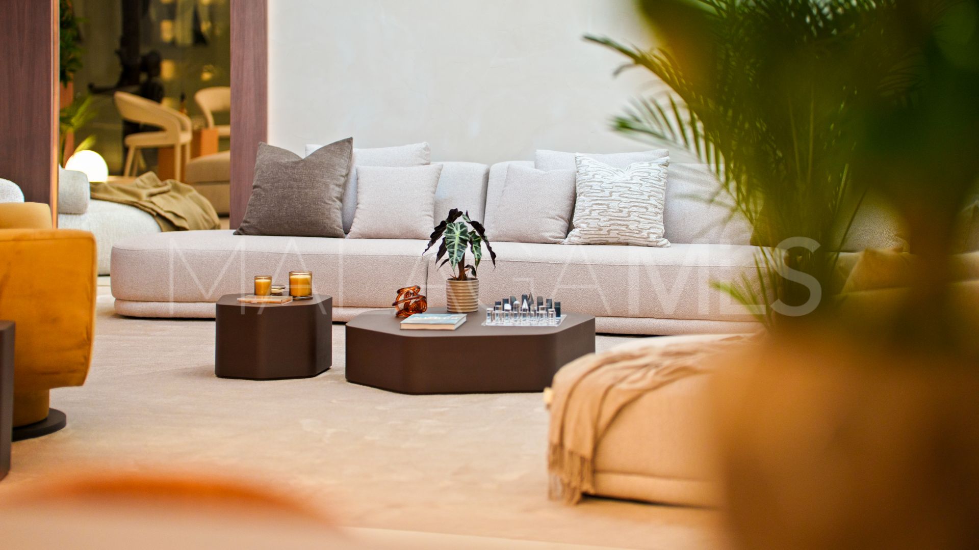 Buy Nueva Andalucia 5 bedrooms villa