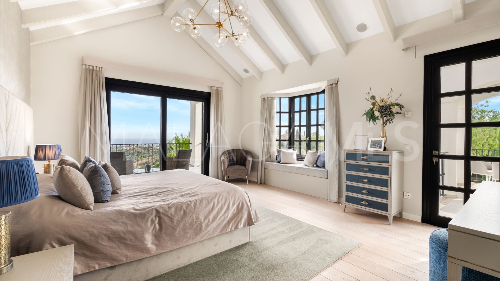 Se vende villa with 6 bedrooms in Marbella Hill Club