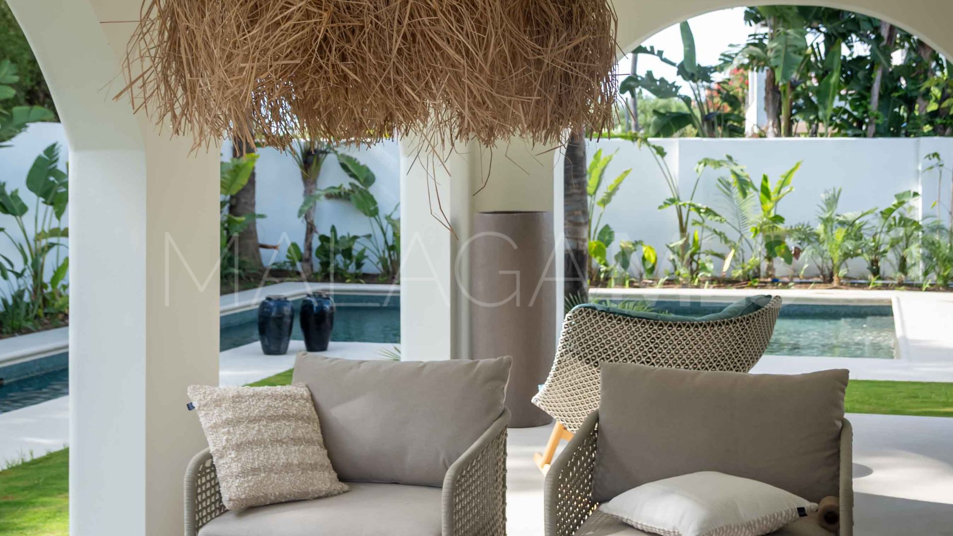 Villa for sale in Guadalmina Baja
