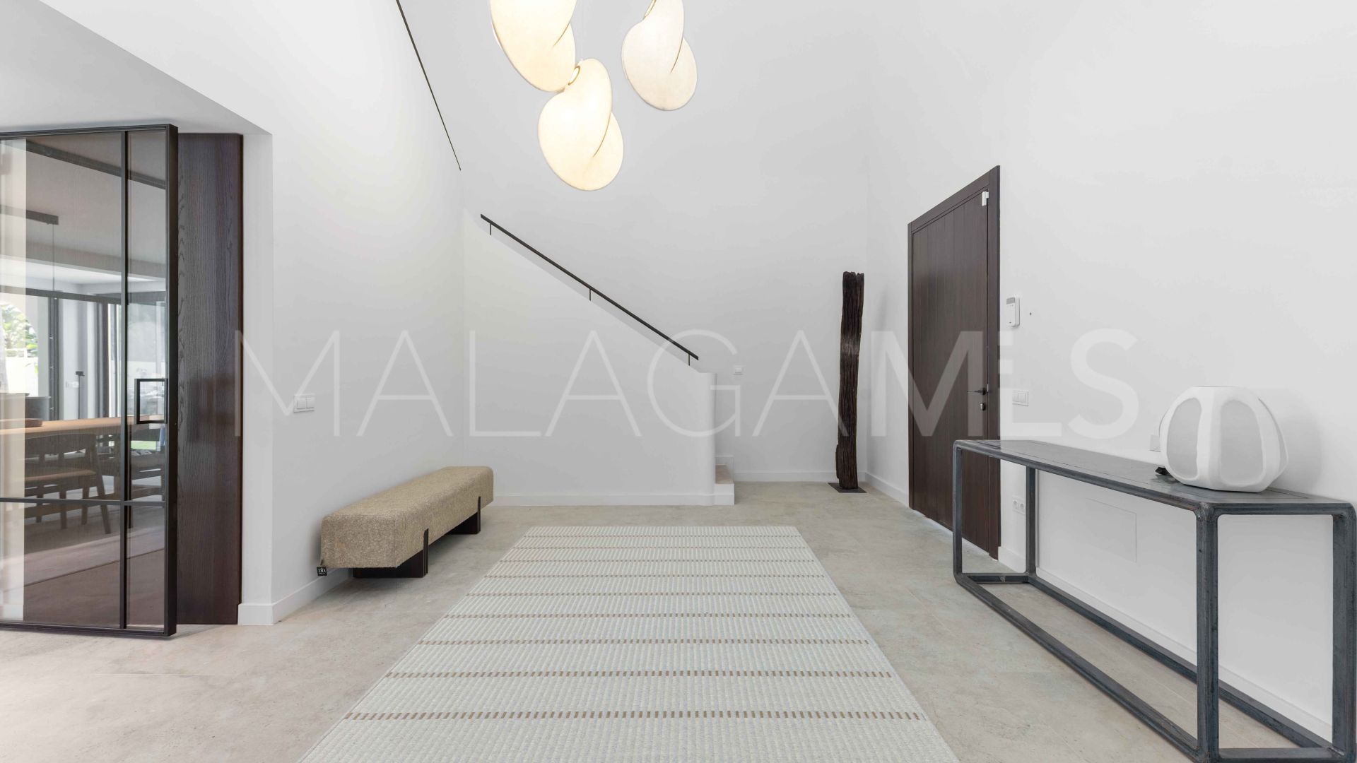 Villa for sale in Guadalmina Baja