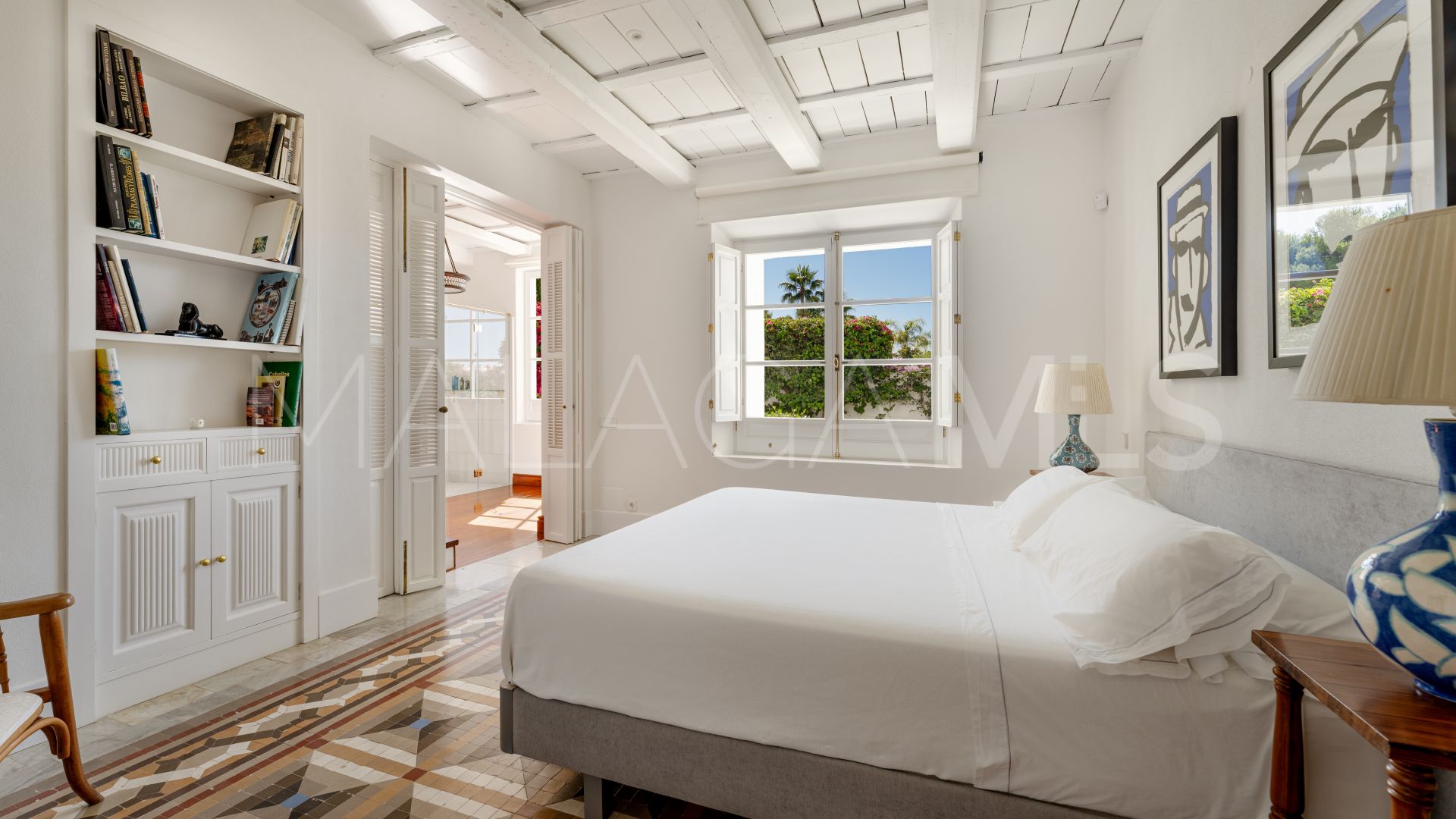 Villa for sale in Sierra Blanca