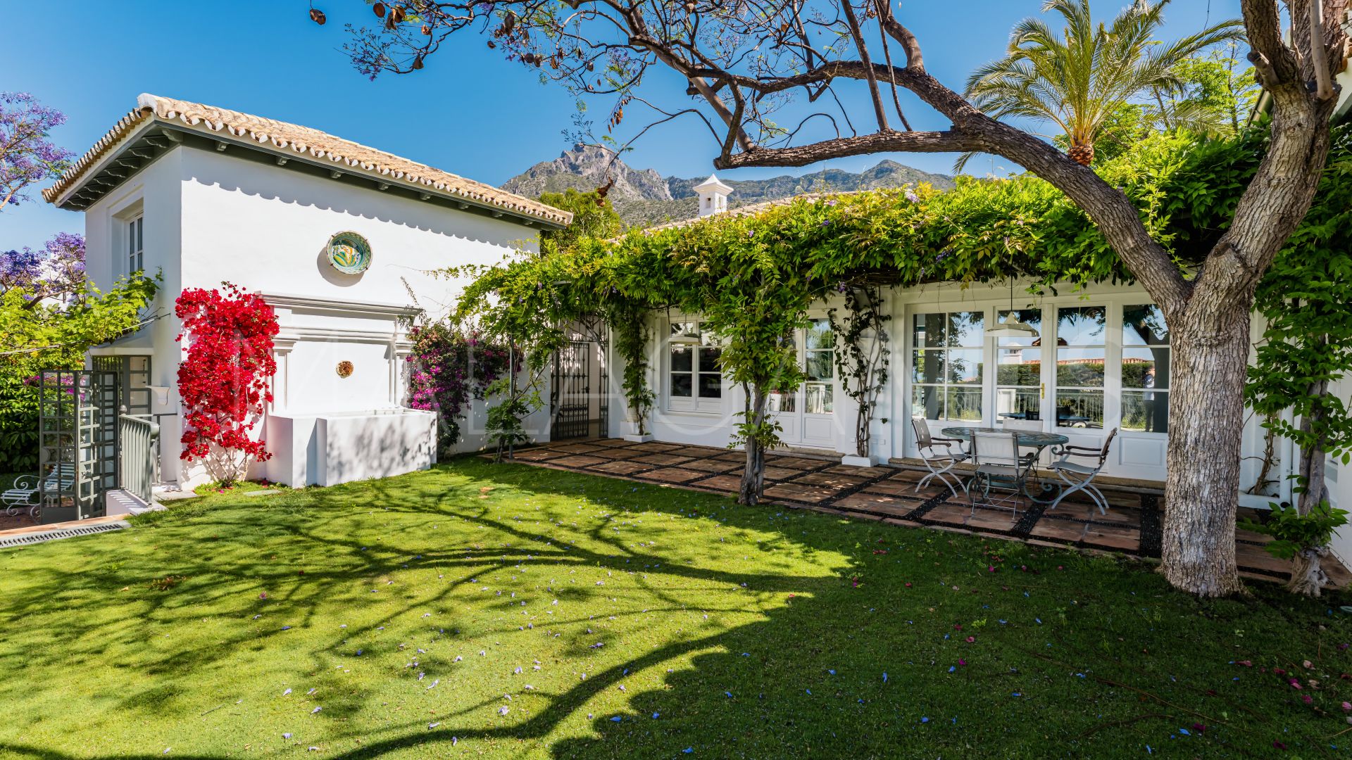 Villa for sale in Sierra Blanca