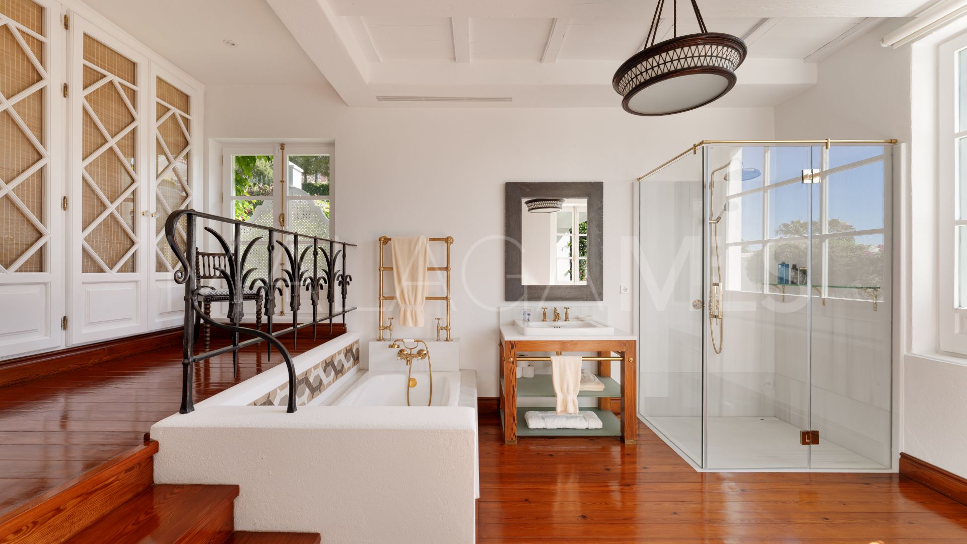 Villa for sale in Sierra Blanca