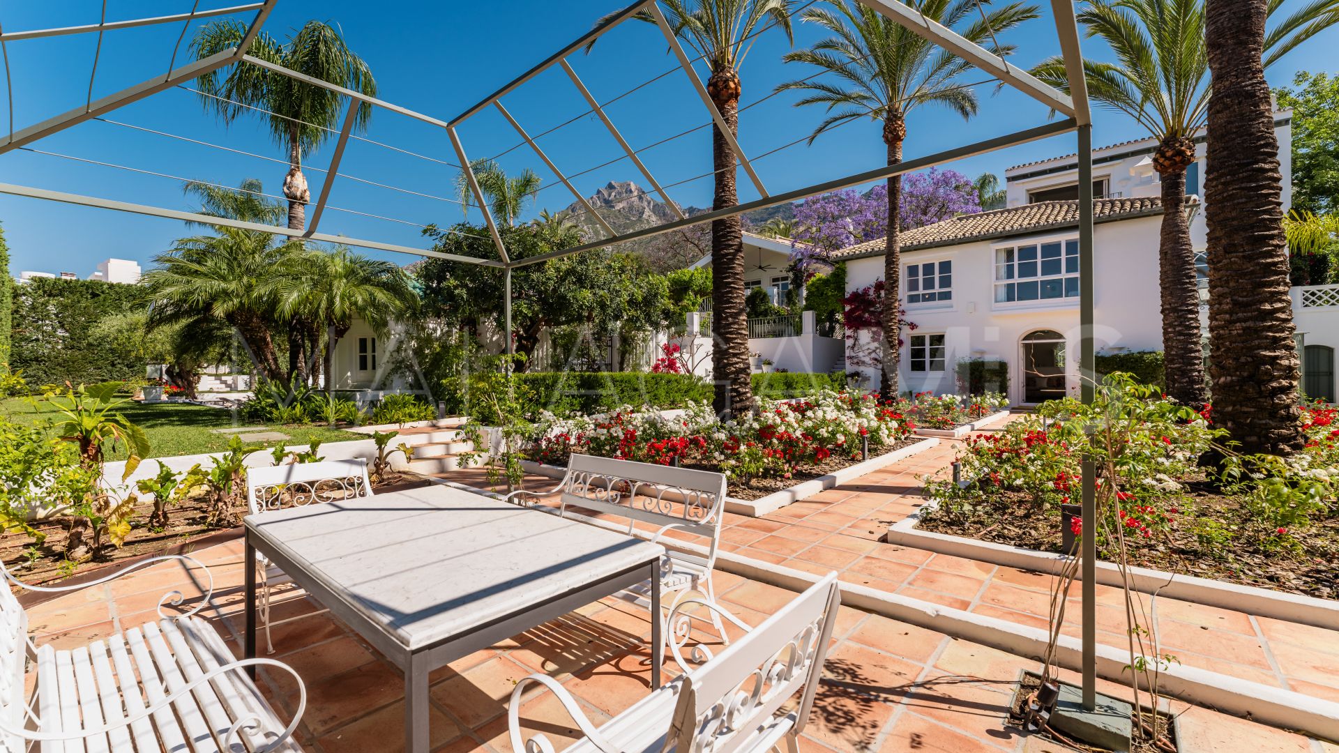 Villa for sale in Sierra Blanca