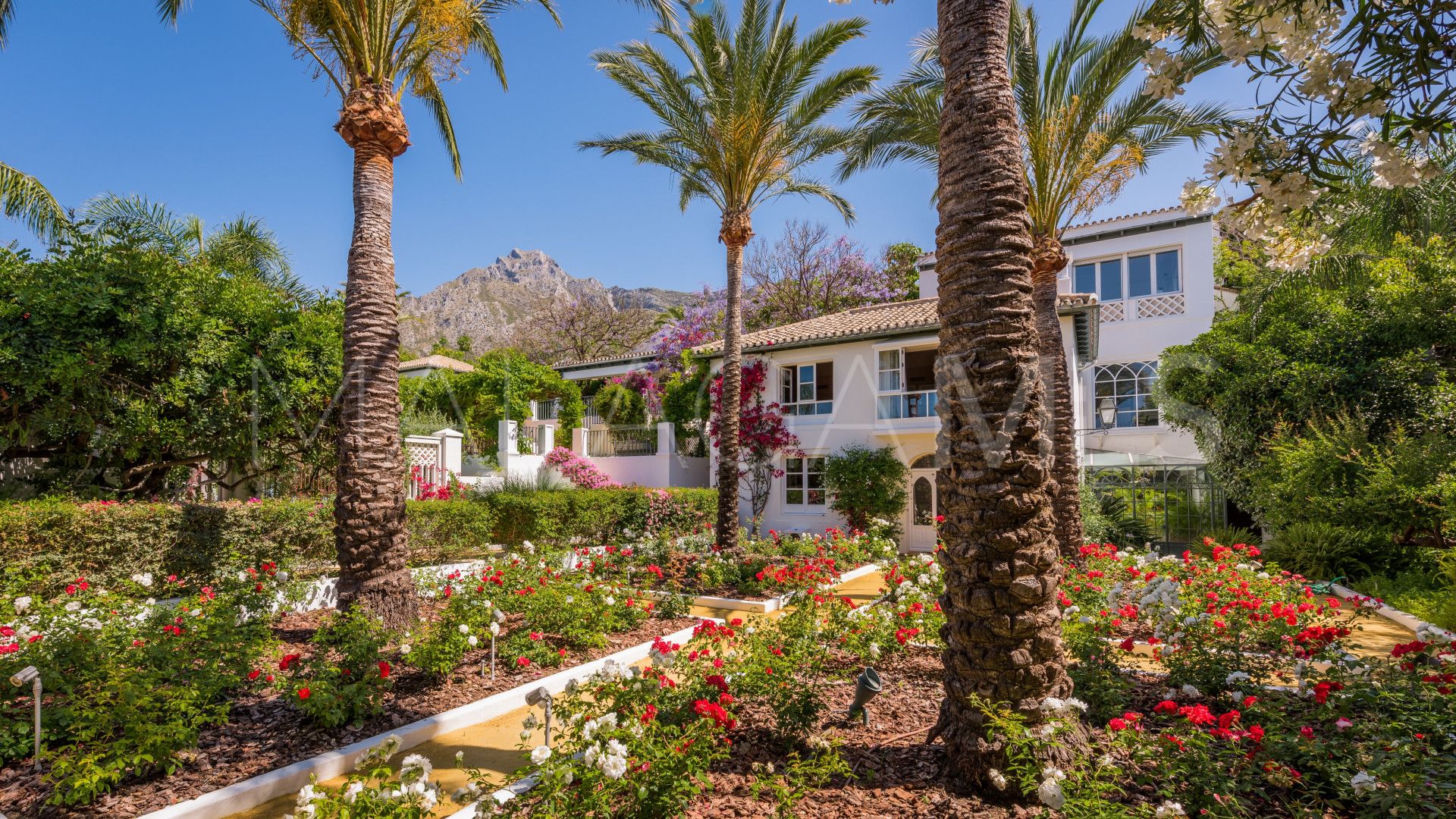 Villa for sale in Sierra Blanca