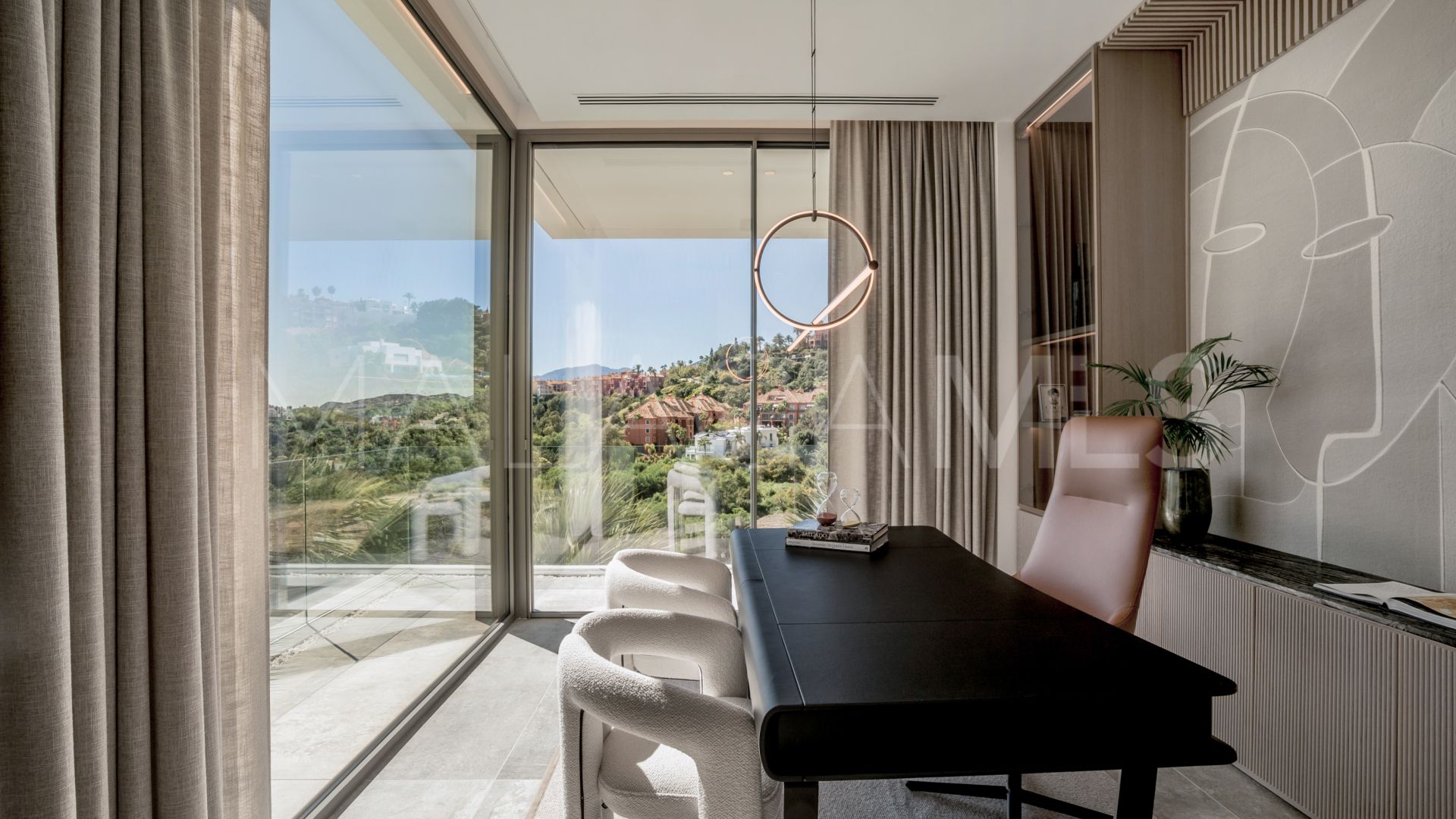 Hus i byn for sale in La Quinta Hills