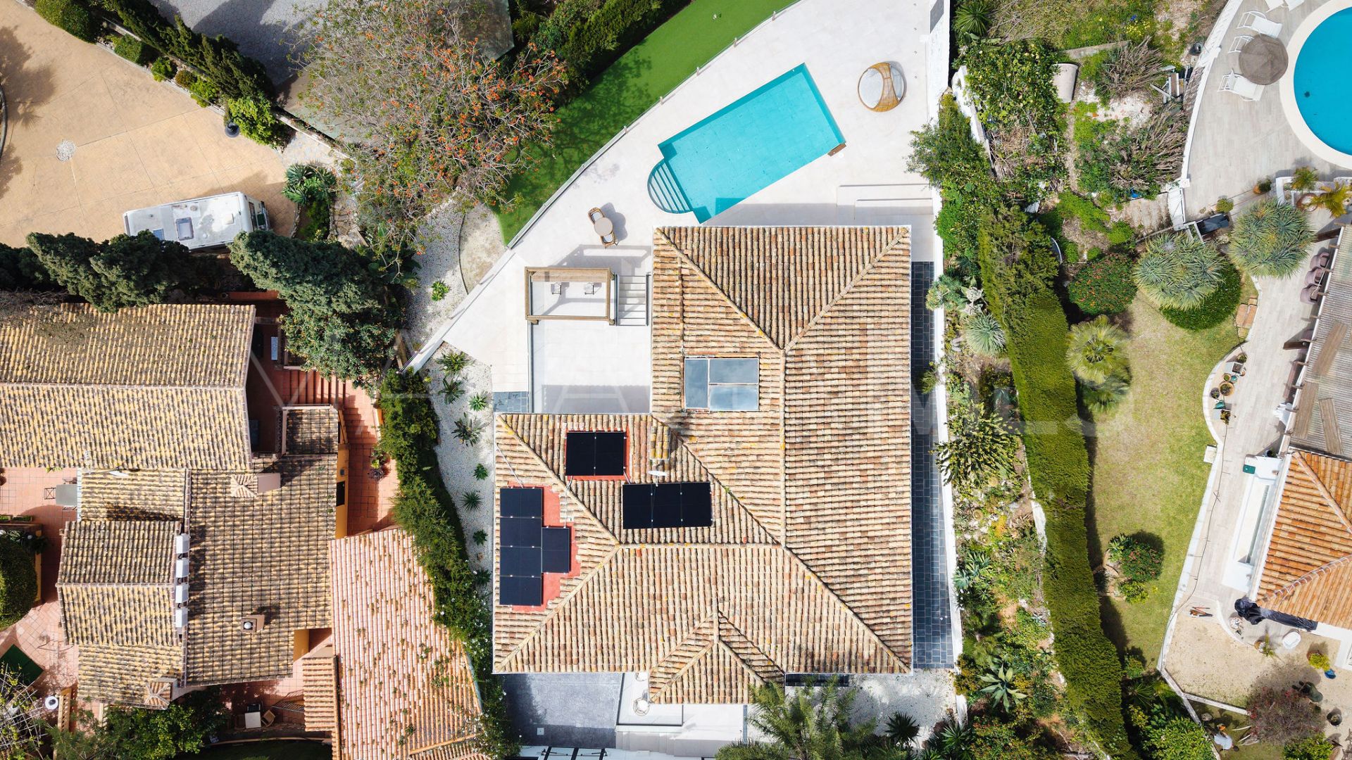 Villa for sale in Elviria