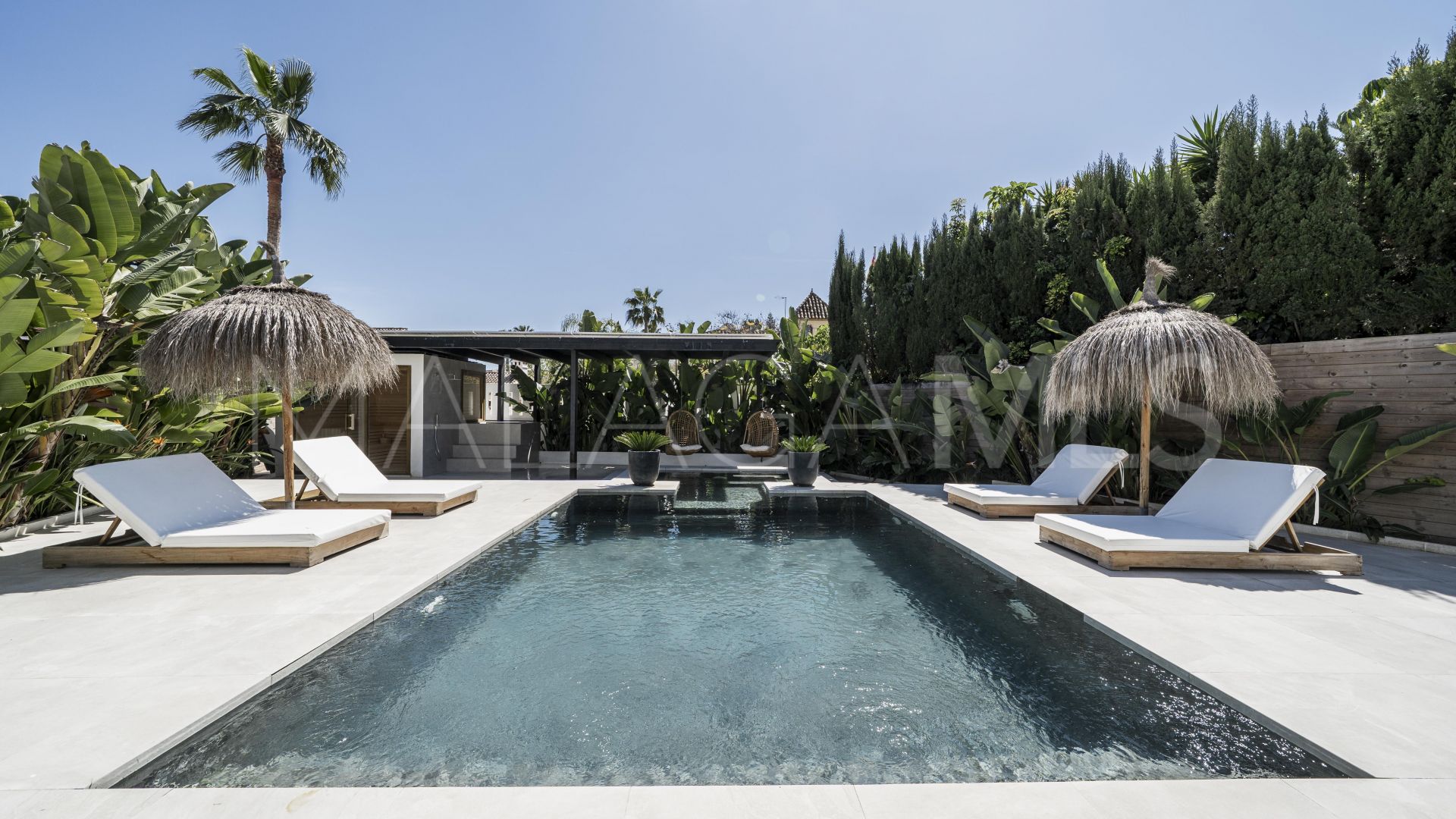 Buy 6 bedrooms villa in Parcelas del Golf