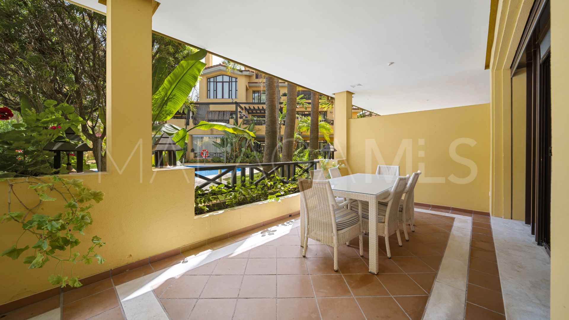 Lägenhet for sale in Bahia de Banus