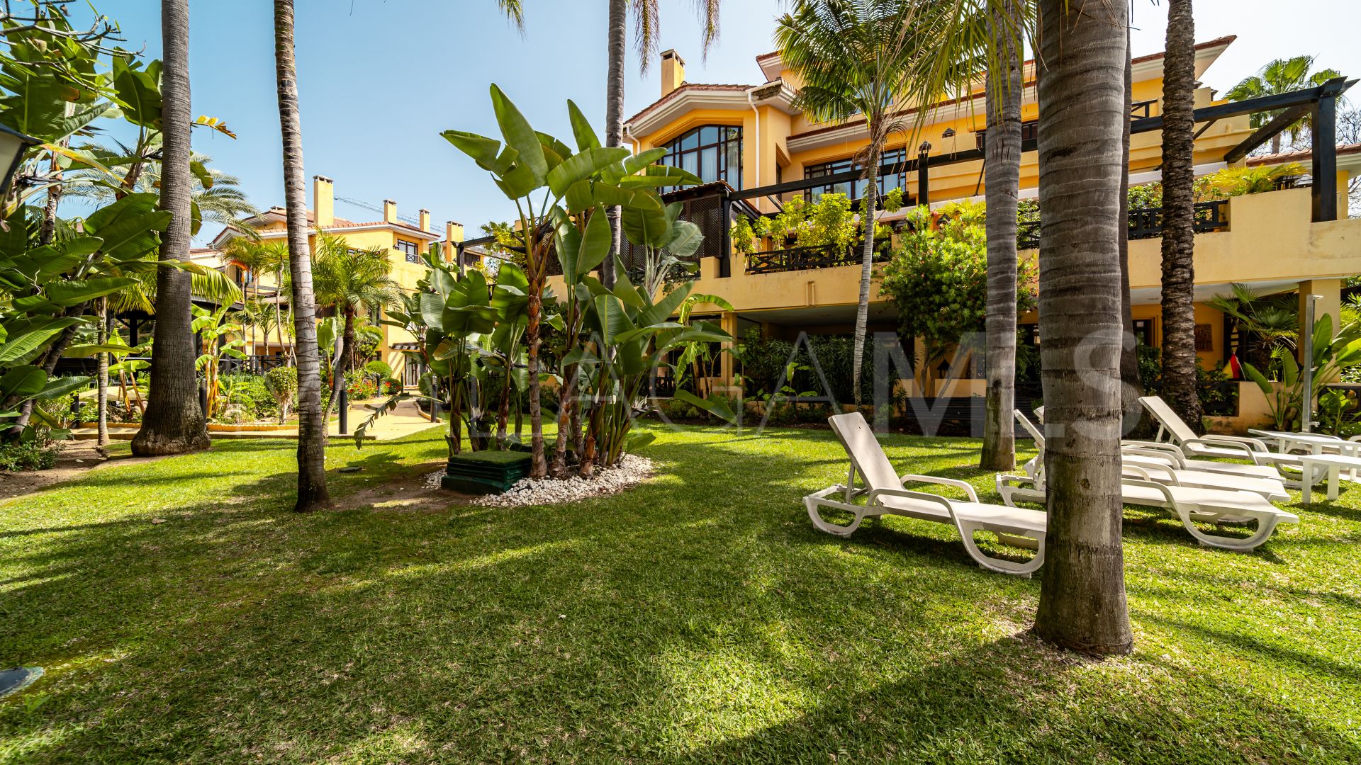 Lägenhet for sale in Bahia de Banus