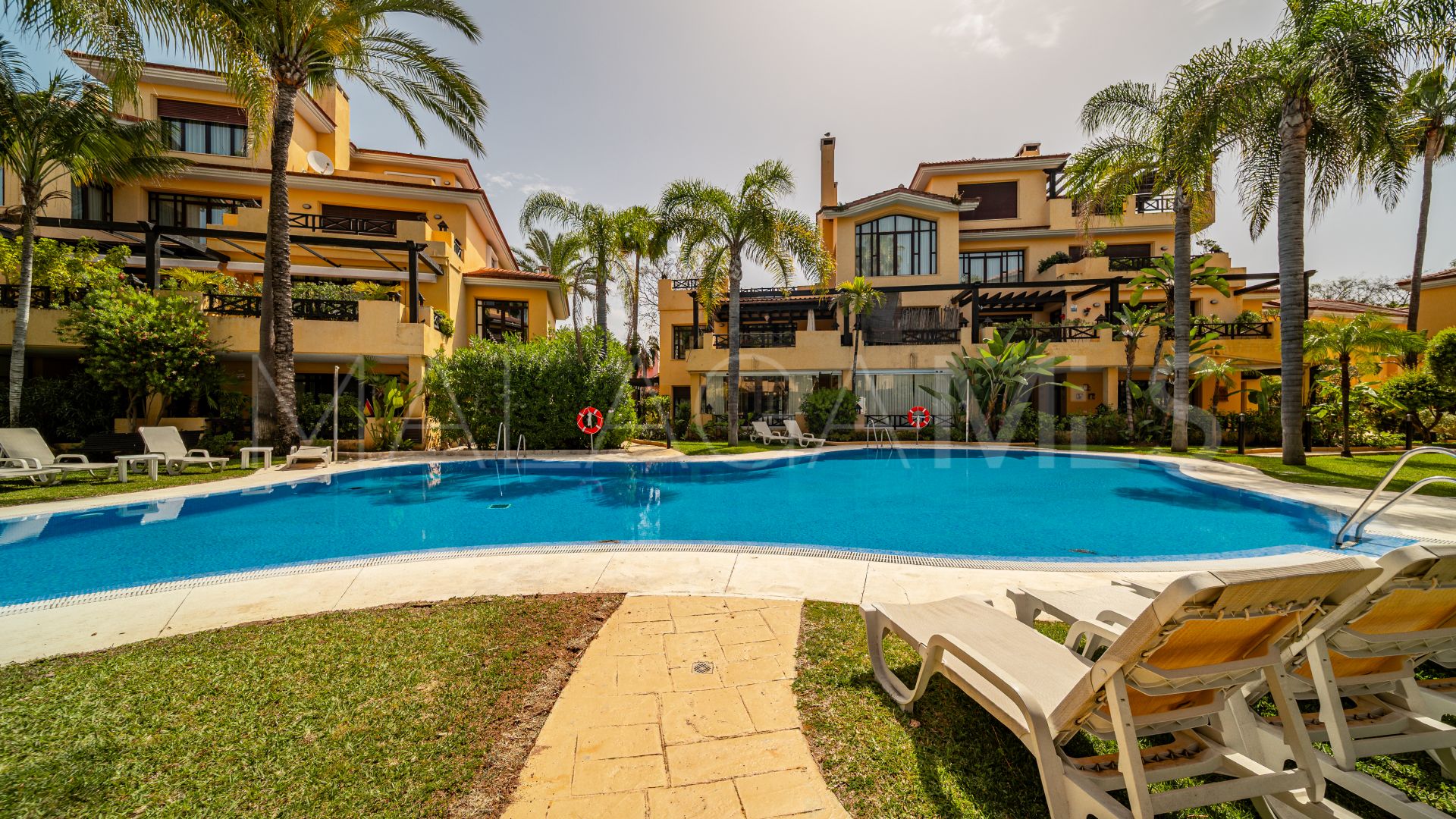 Lägenhet for sale in Bahia de Banus
