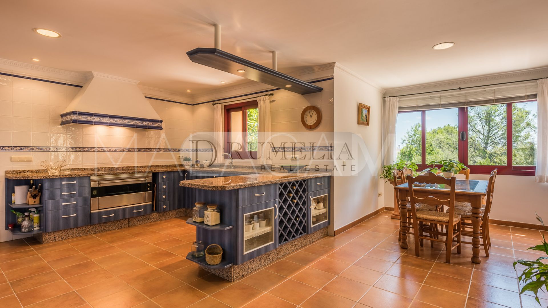 Villa for sale in Altos Reales