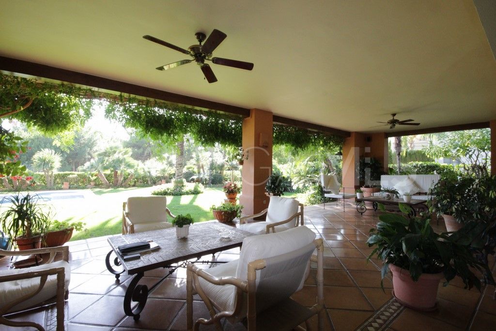 Villa for sale in Altos Reales