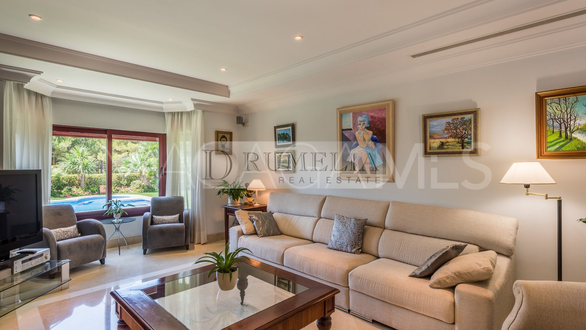 Villa for sale in Altos Reales
