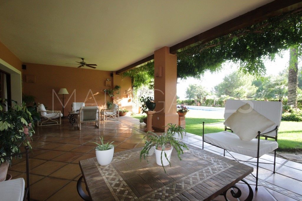 Villa for sale in Altos Reales