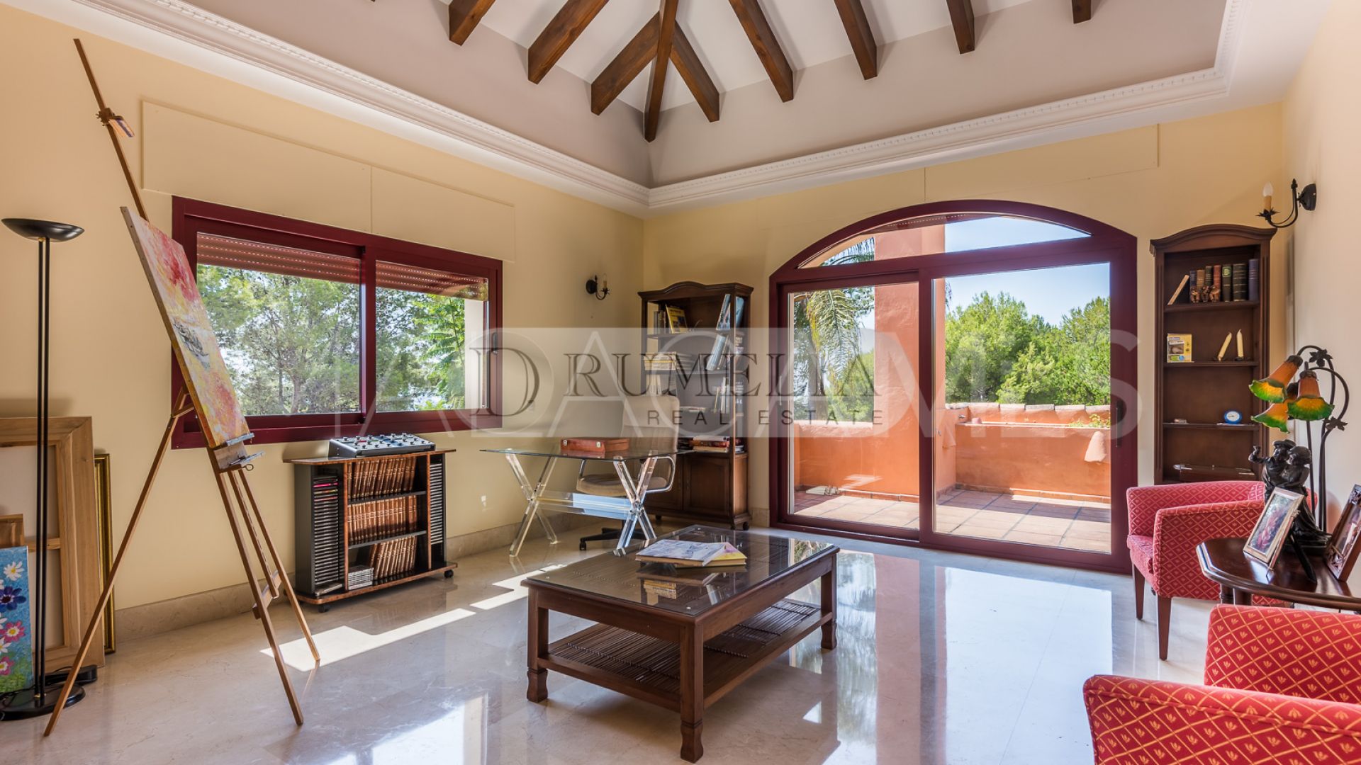 Villa for sale in Altos Reales