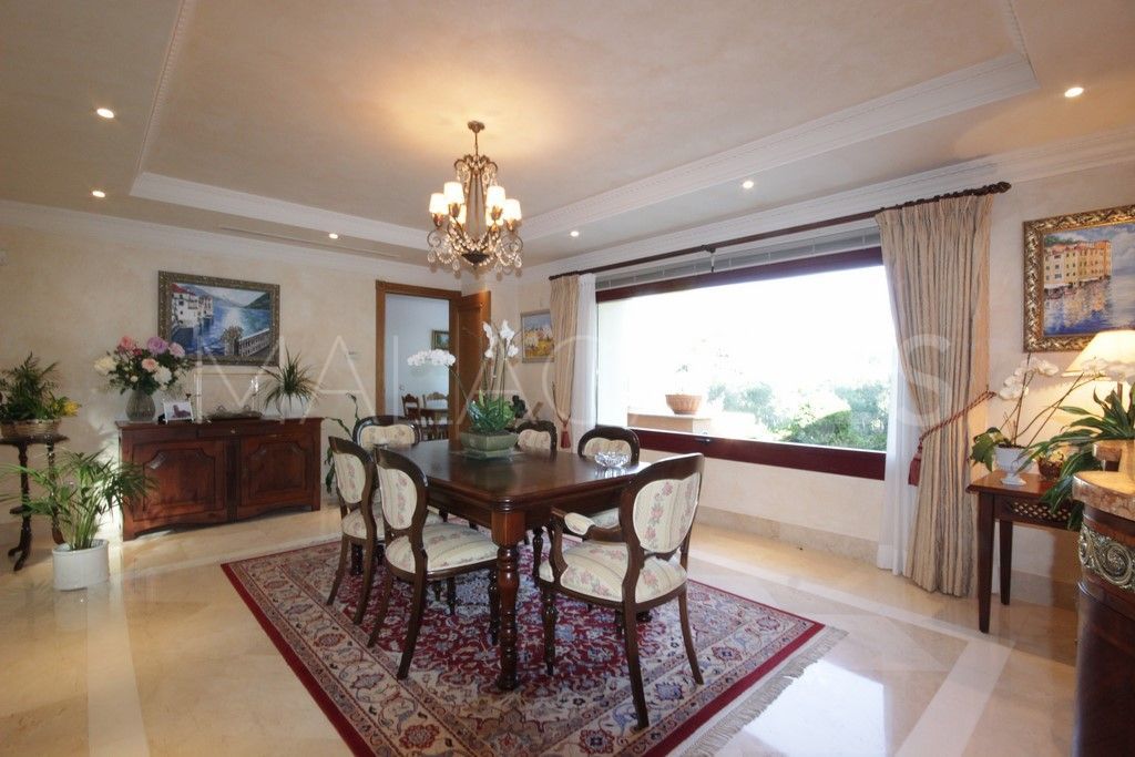 Villa for sale in Altos Reales