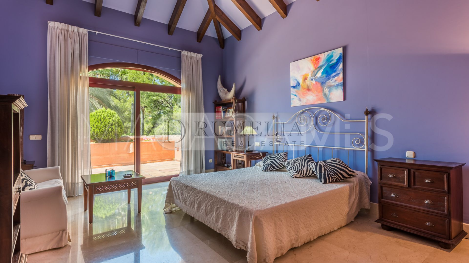 Villa for sale in Altos Reales