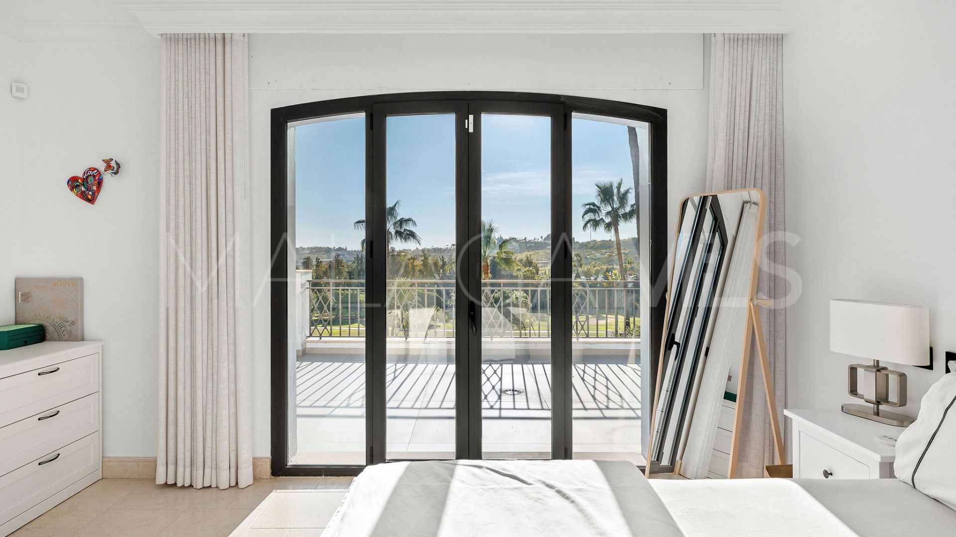 Villa for sale in Nueva Andalucia