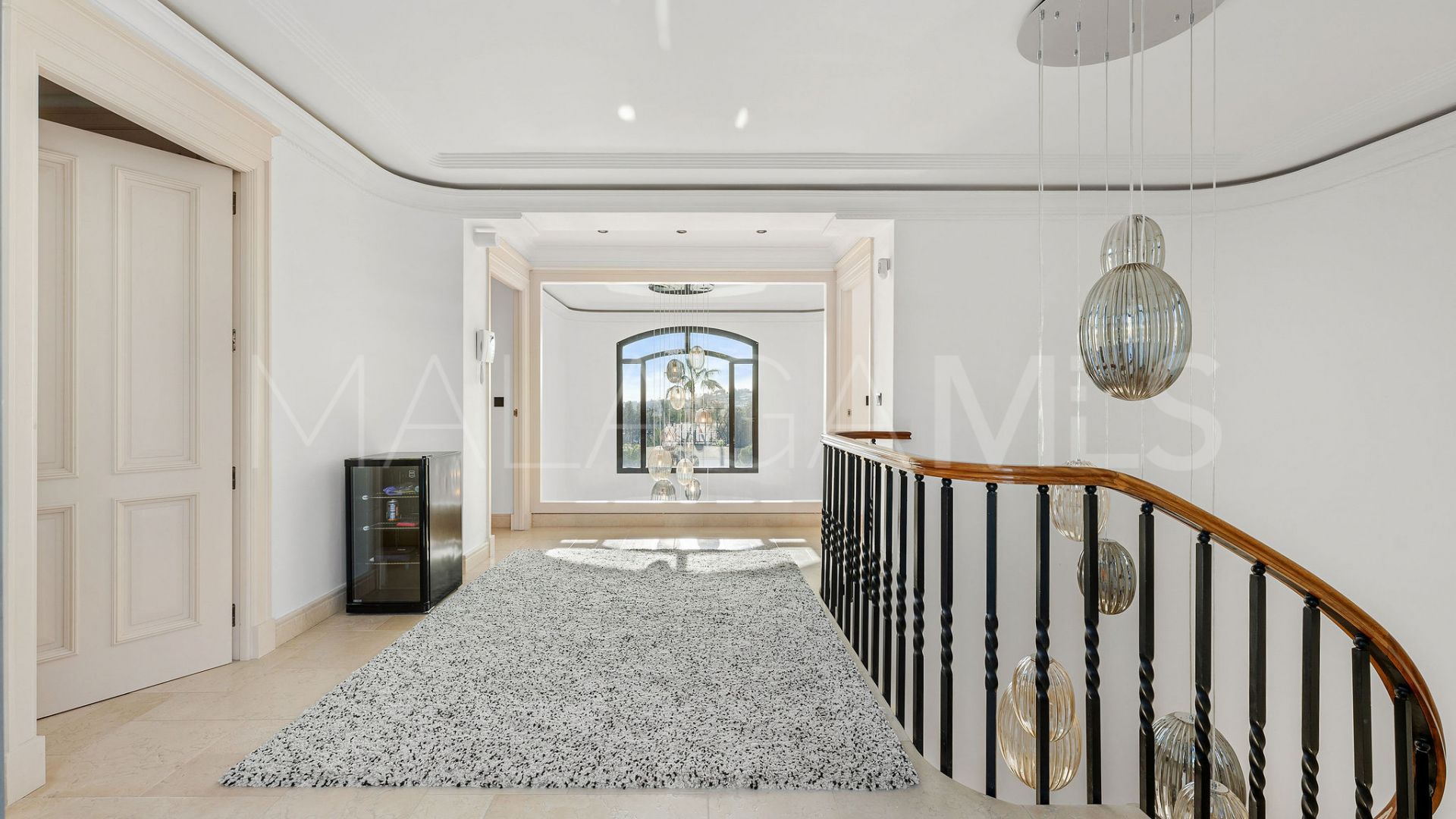 Villa for sale in Nueva Andalucia