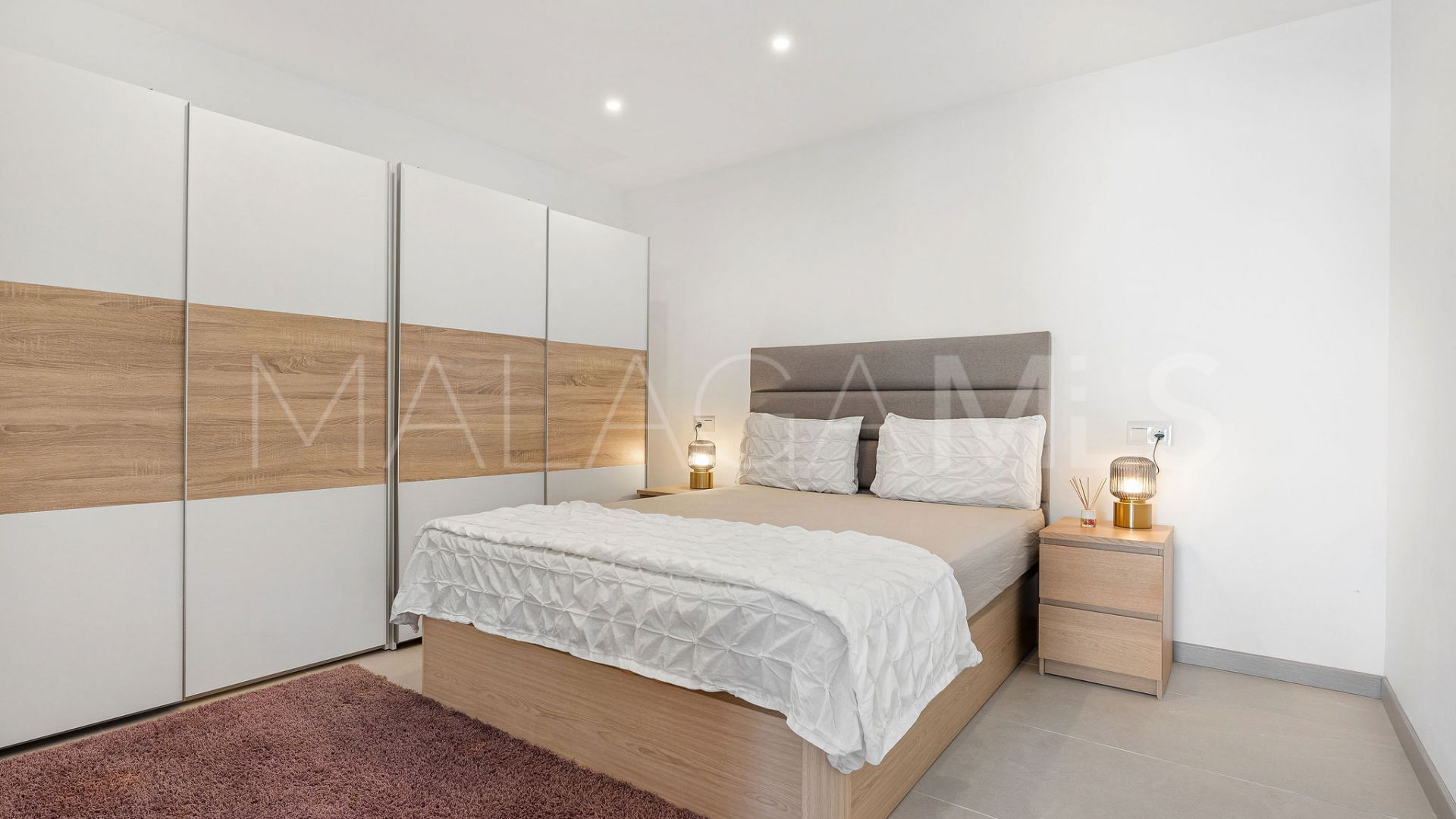 Villa for sale in Nueva Andalucia