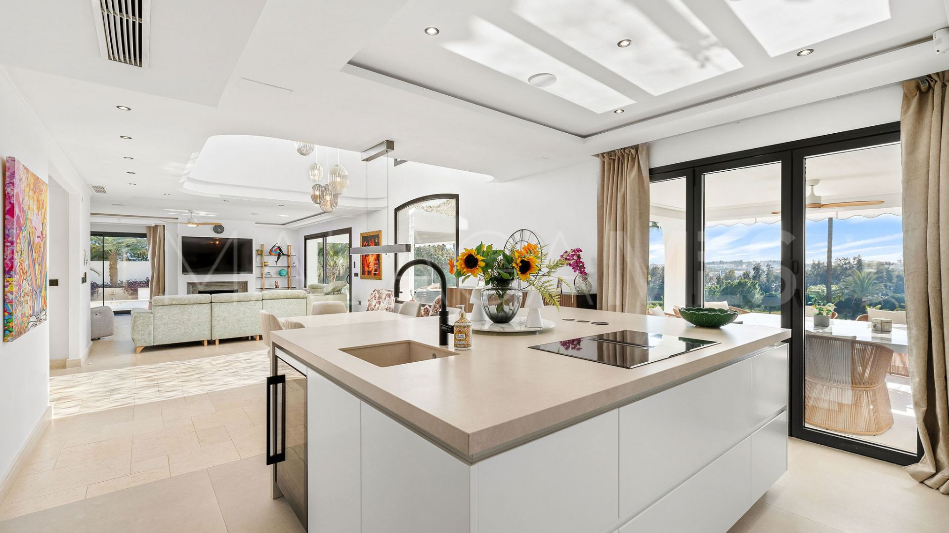 Villa for sale in Nueva Andalucia